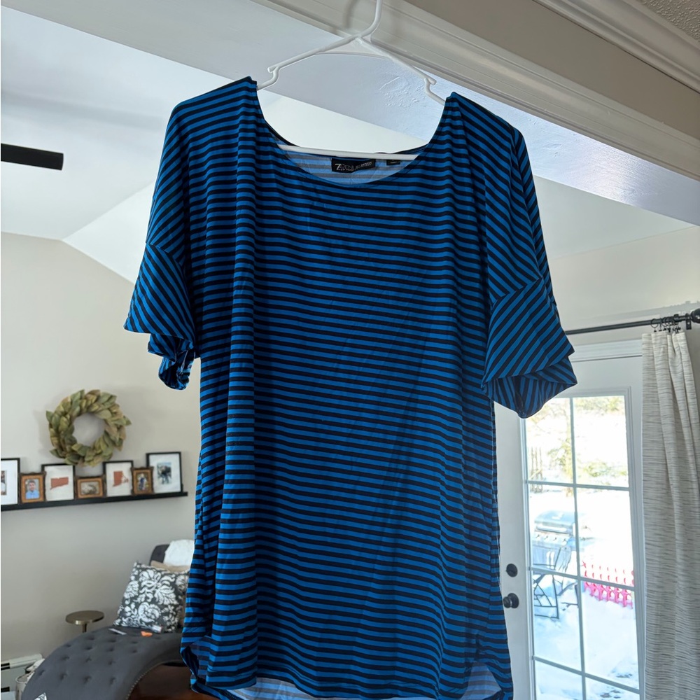 7th Ave New York Company Blue Striped Women's Top great preowned condition L